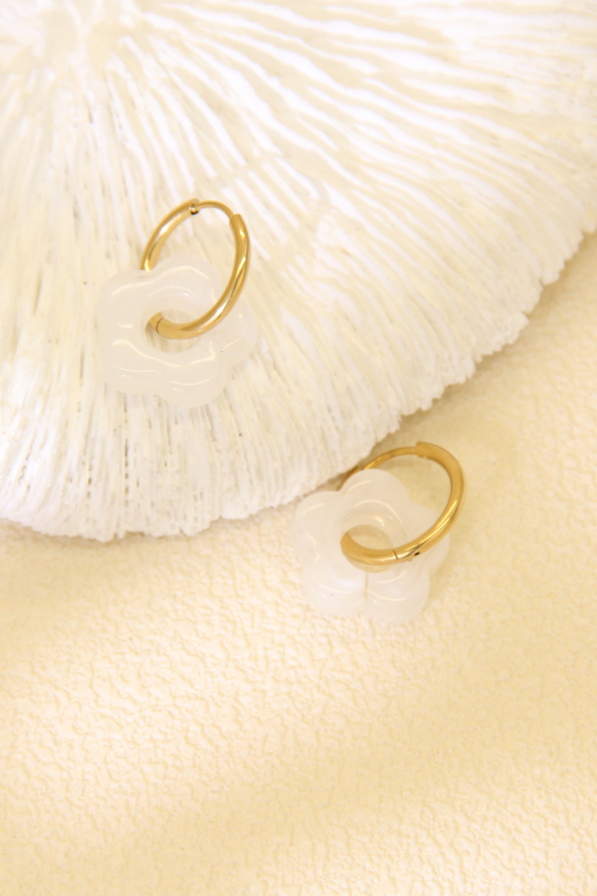Boucles d’Oreilles Créoles Fleur